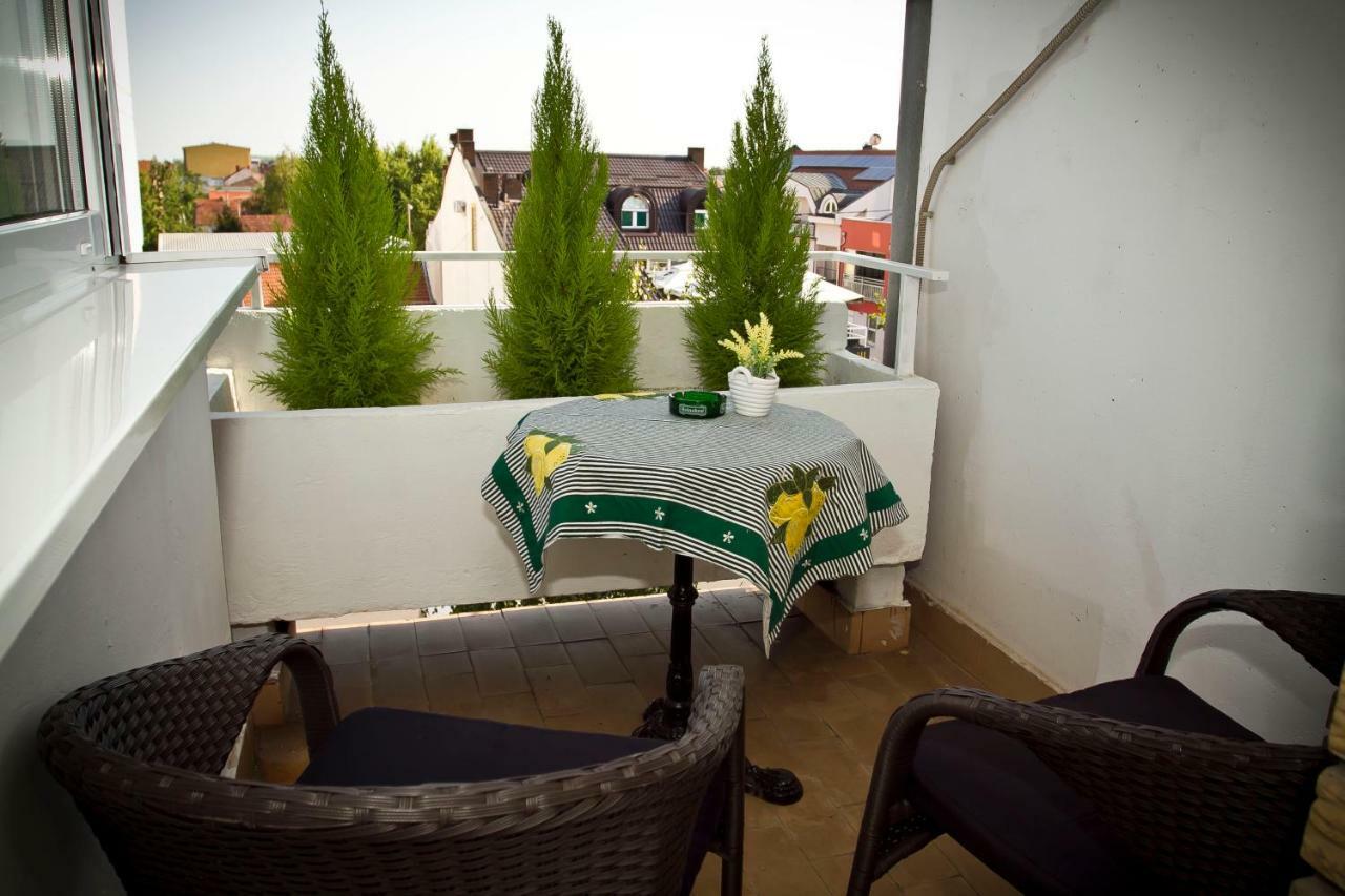 Apartment Pluvia Осиек Экстерьер фото